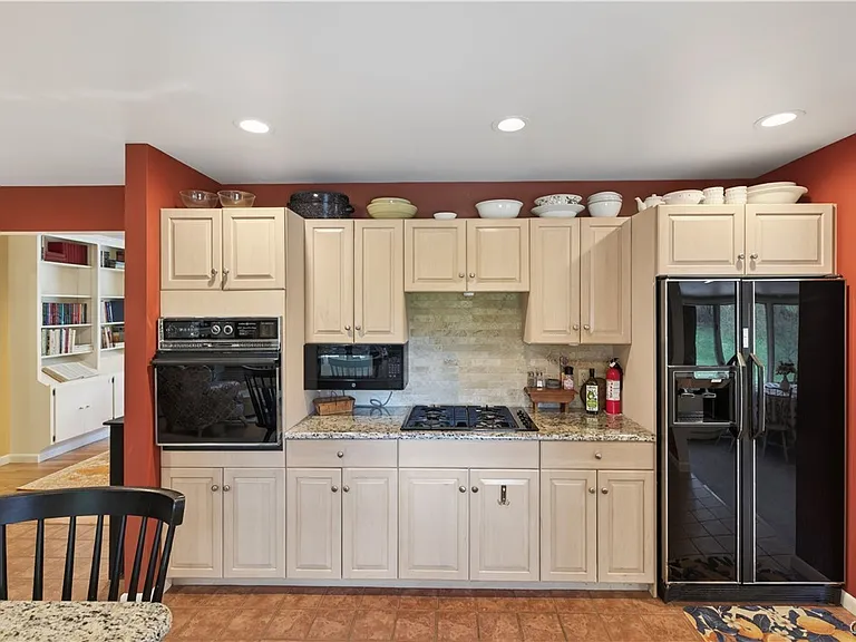 3862 State Street Rd — Photo 9