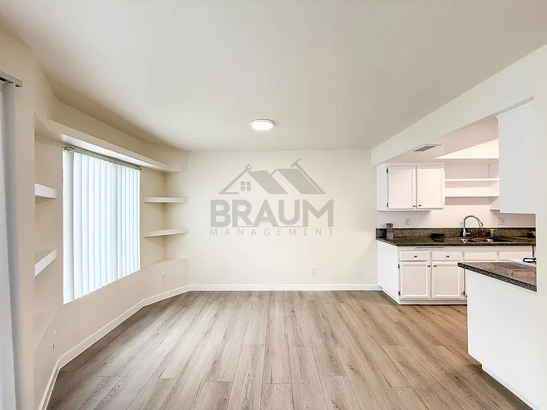 15000 BURBANK — Photo 10