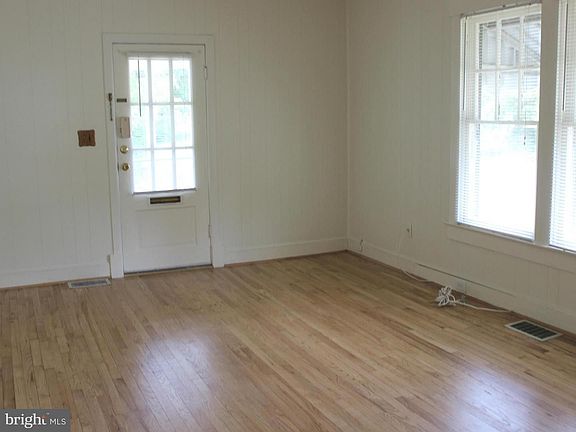 2nd image of 6454 Holyoke Dr