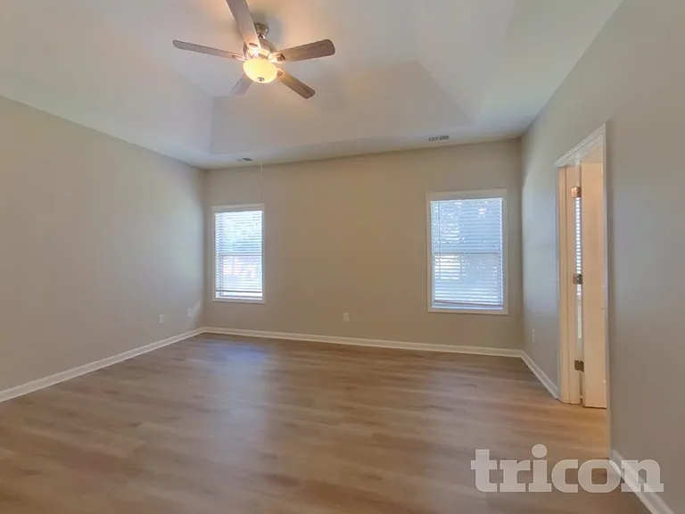 118 Greenbank Dr — Photo 6