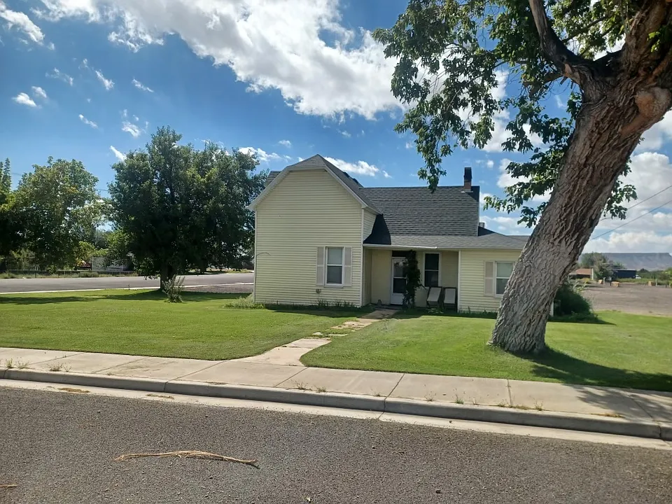 80 E Main St