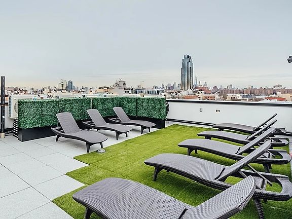 5th image of 1048 Manhattan Ave #3A