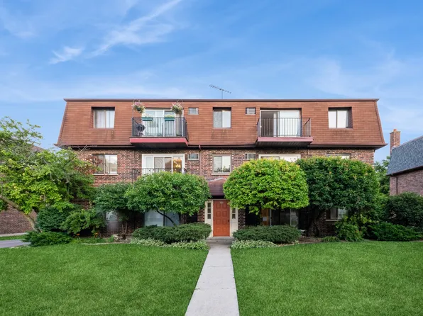 1212 Whispering Hills Ct Unit 2-B, Naperville, IL 60540