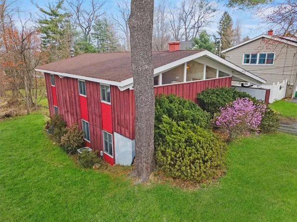 705 Abbey Lane, Valley Cottage, NY 10989