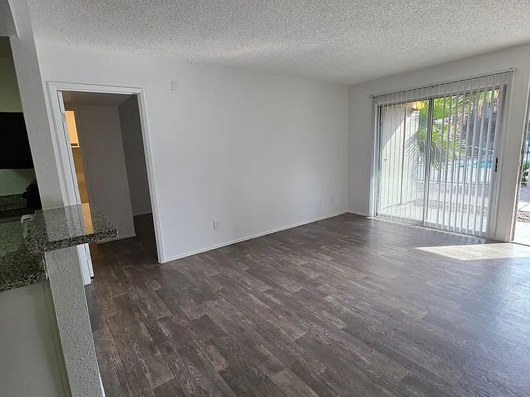 Canyon 35 Apartments — Photo 24