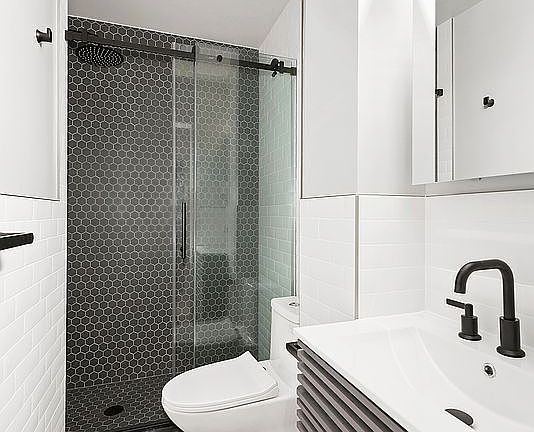 4th image of 140 W 69th St APT 25A