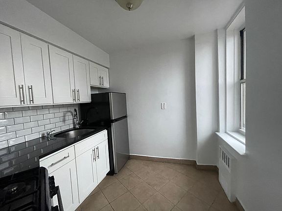 5th image of 22410 Jamaica Ave APT 4F