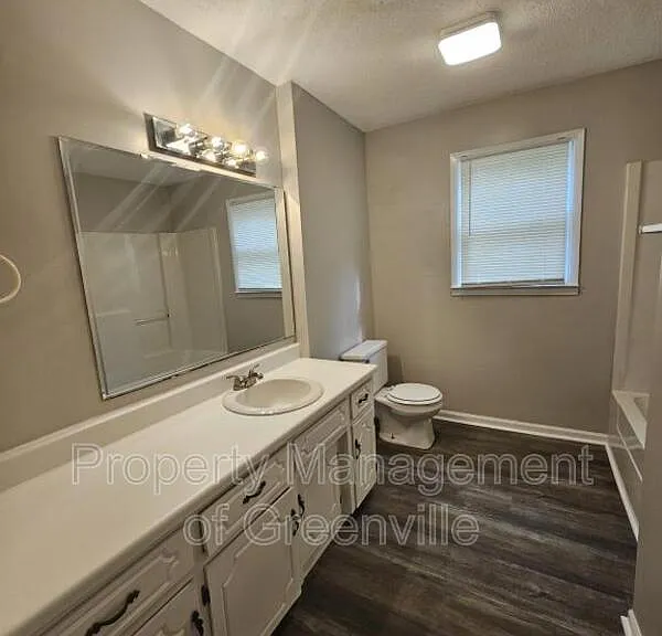 510 Woodside Ln — Photo 8