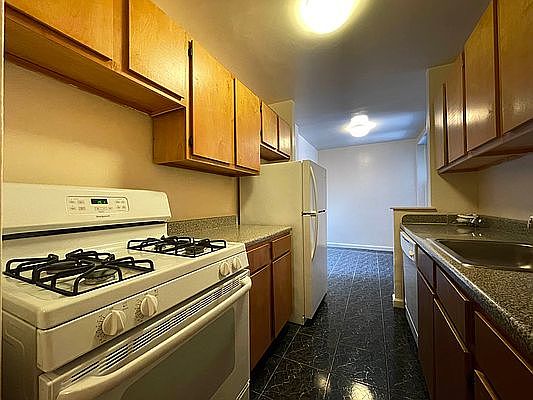 5th image of 8410 Main St APT 450