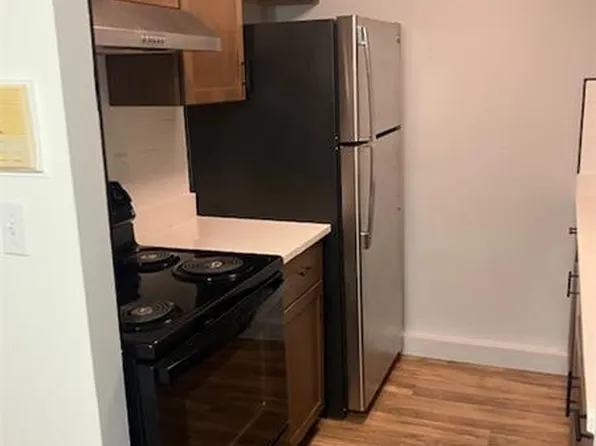 172 Summer St APT 14, Waltham, MA 02452
