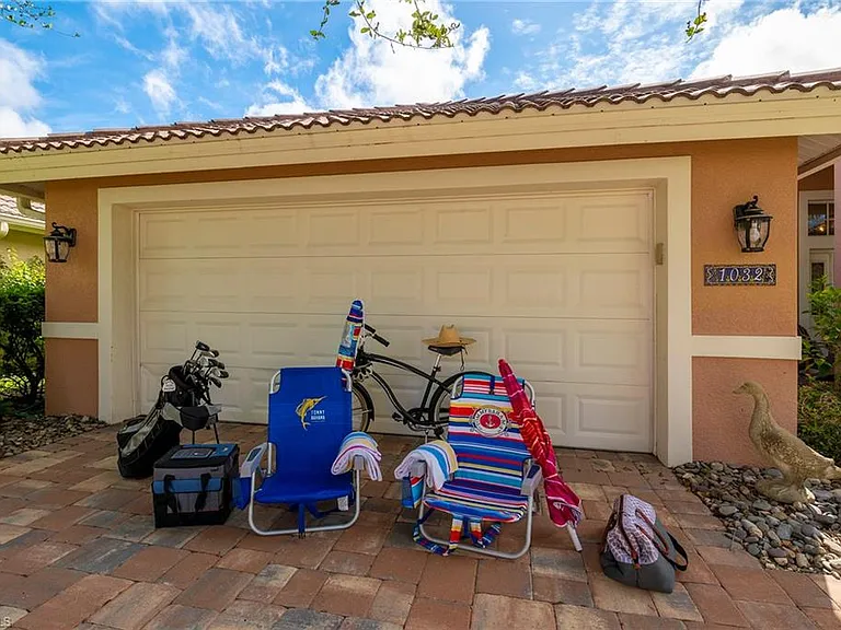 1032 Tivoli Ln — Photo 16