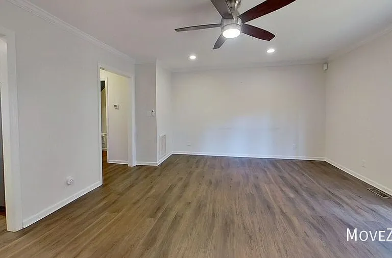5622 Darrow Dr — Photo 24