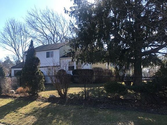 2nd image of 278 Brookhaven Ave