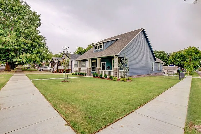 1127 N Boston Ave — Photo 3