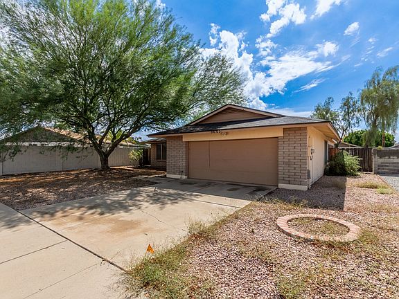 3rd image of 5603 W Greenbriar Dr