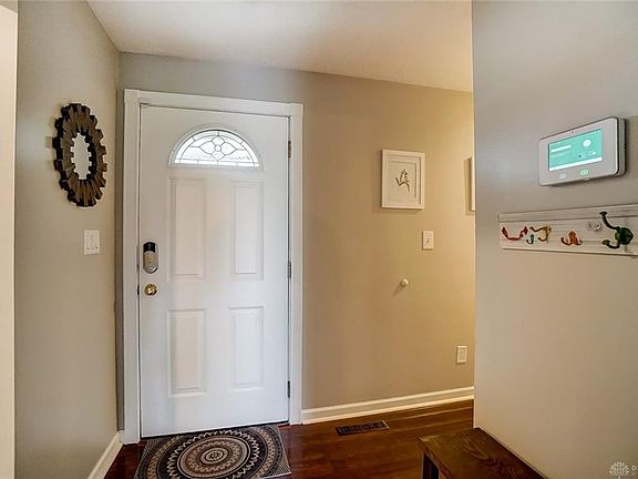 3rd image of 4211 Clarendon Dr