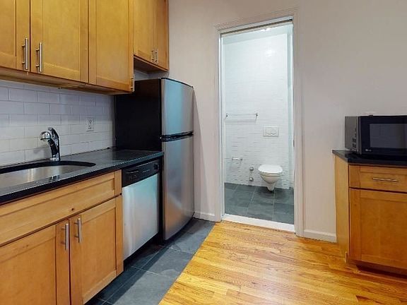 4th image of 234 E 87th St APT 3d