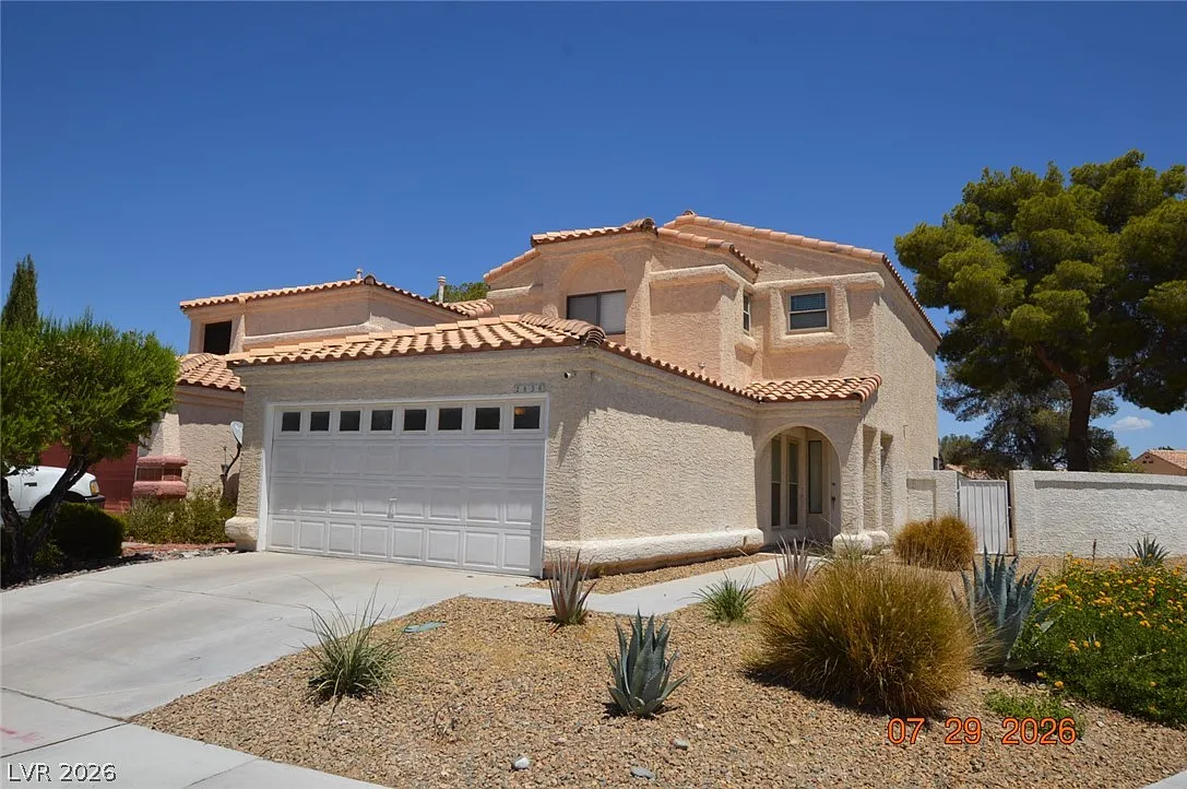 3 bed, 2.5 bath, 1599 sqft, $2,000 — Photo 2
