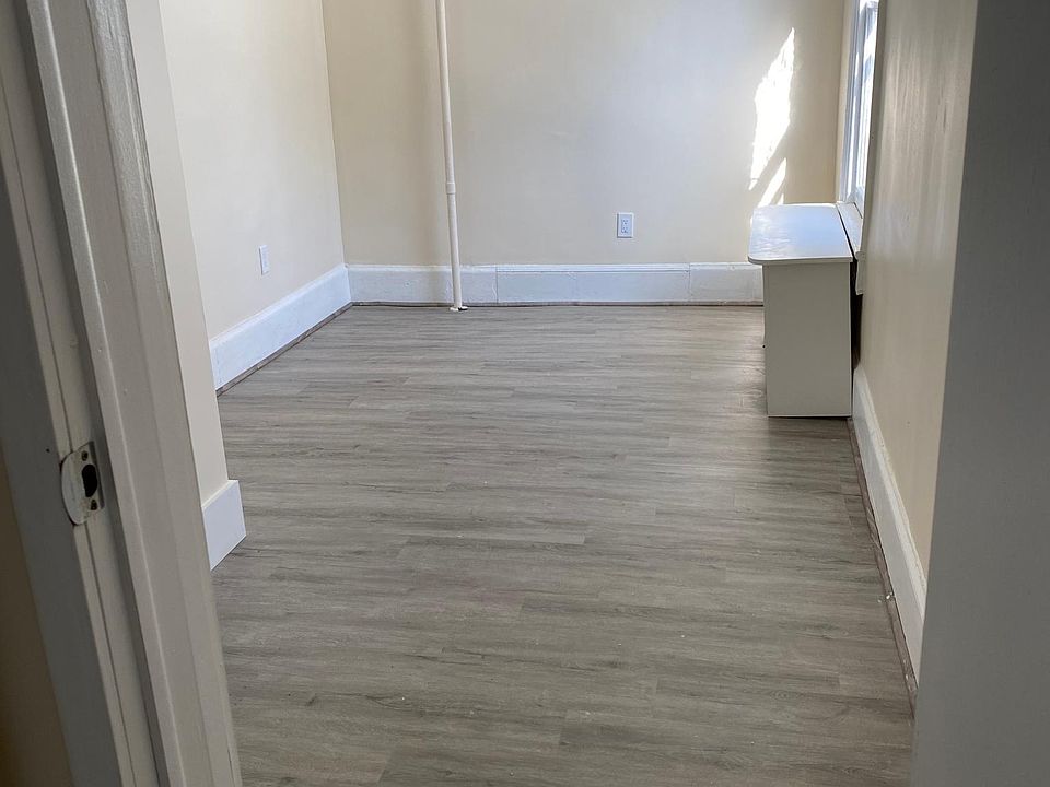 1st image of 116 Rocklyn Ave #1
