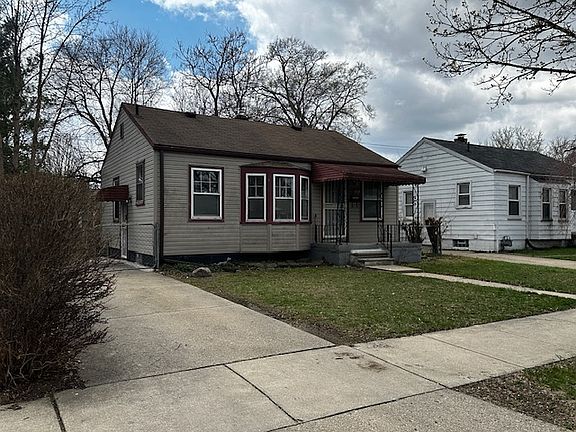 2nd image of 18590 Roscommon St