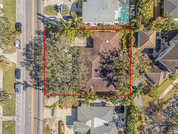 2nd image of 215 SNELL ISLE BOULEVARD NE