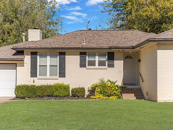 2nd image of 1419 Oxford Way