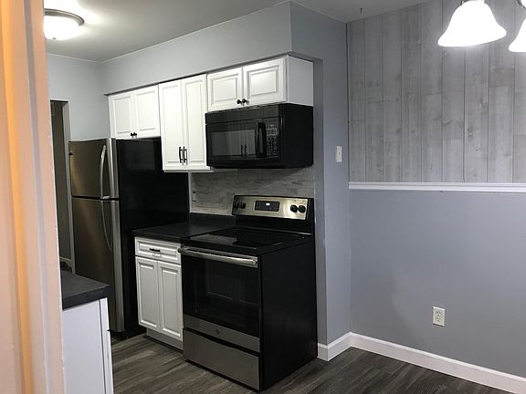 3rd image of 4474 Norwood St
