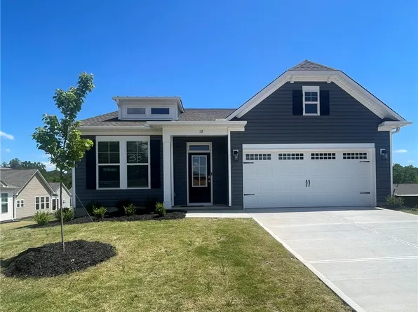 19 Halsey St, Central, SC 29630