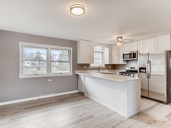 5th image of 23W484 Woodworth Pl