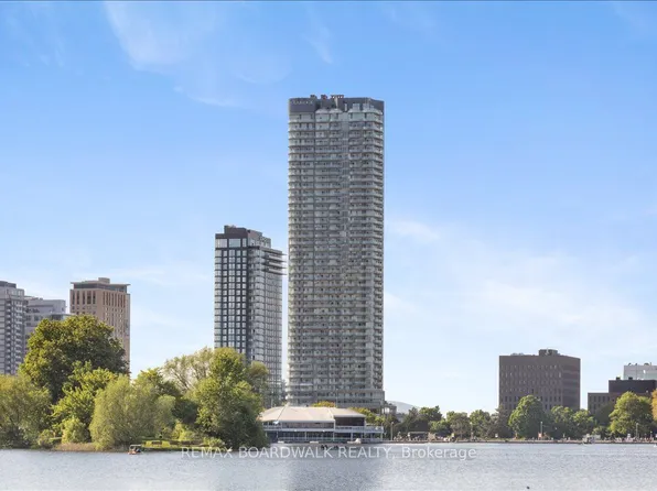805 Carling Ave #3705, Ottawa, ON K1Z 7K7