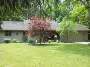 9525 S River Rd, Greenville, MI 48838