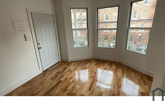 2nd image of 1495 Beach Ave #2FTHE