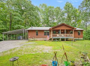 224 Small Falls Ln, Saluda, NC 28773