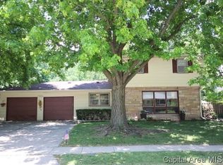 2111 Barberry Dr, Springfield, IL 62704