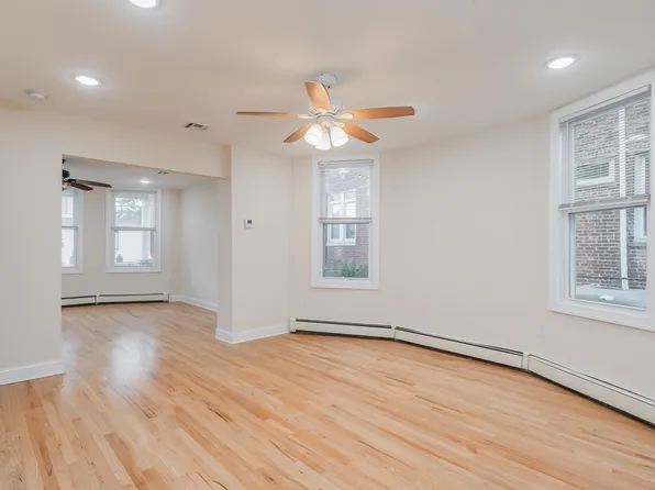 77 West 50th Street image 5 of 16