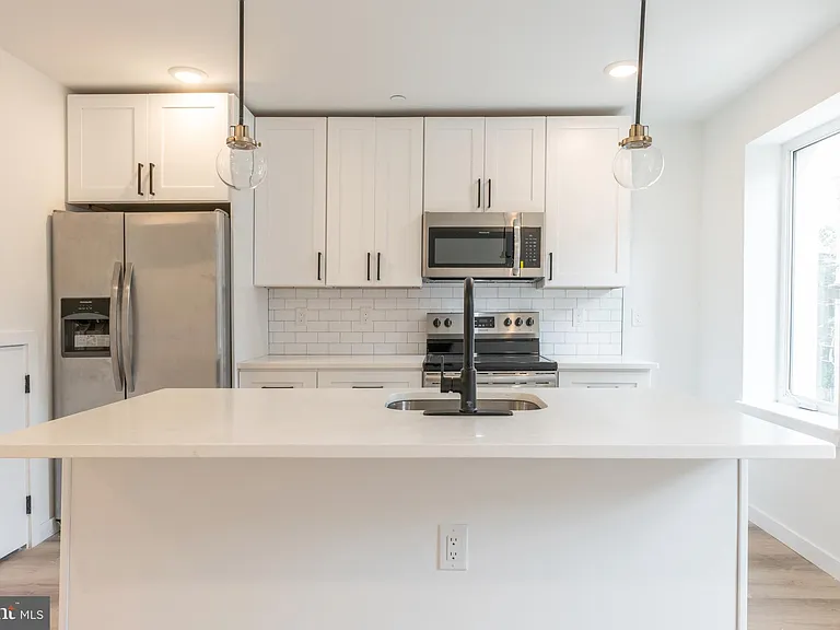 2120 W Master St #2 — Photo 1