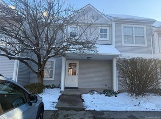 10 Kensington Way, Middletown, NY 10940