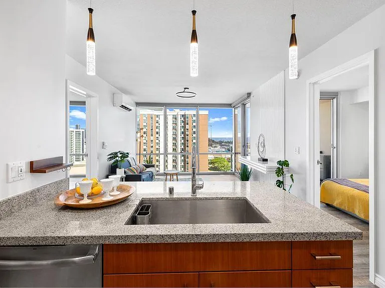 555 South St #1401 — Photo 7