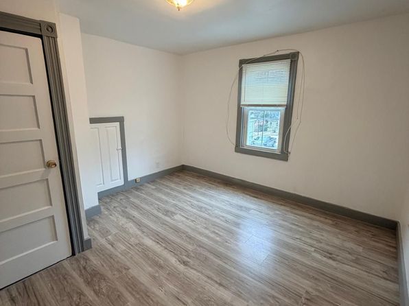 30 King St APT 2