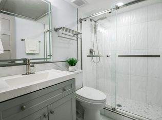 2300 Augusta Dr APT 28, Houston, TX 77057
