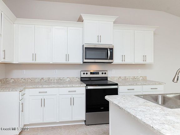 4th image of 2144 Middlebury Dr SE