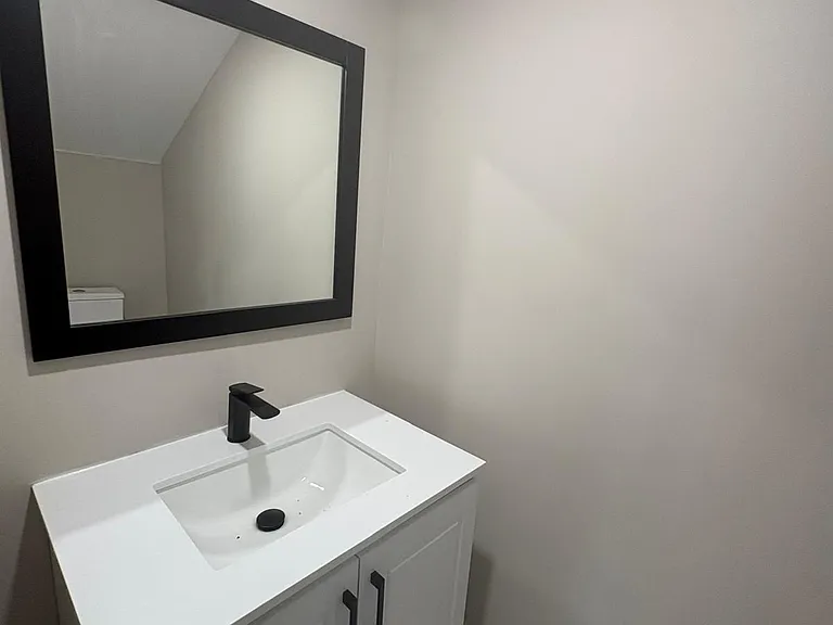 123 Charles St E — Photo 17