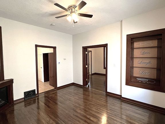 5th image of 1611 Oak St