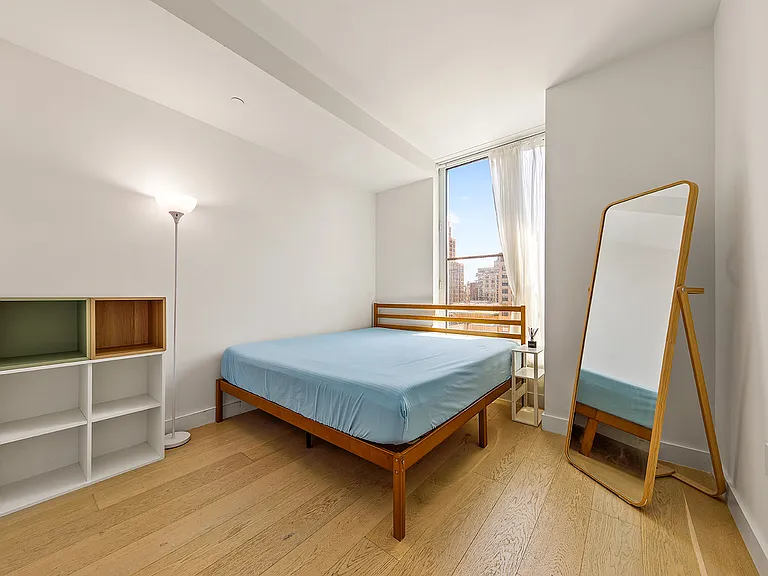 215 W 28th St #12F — Photo 8