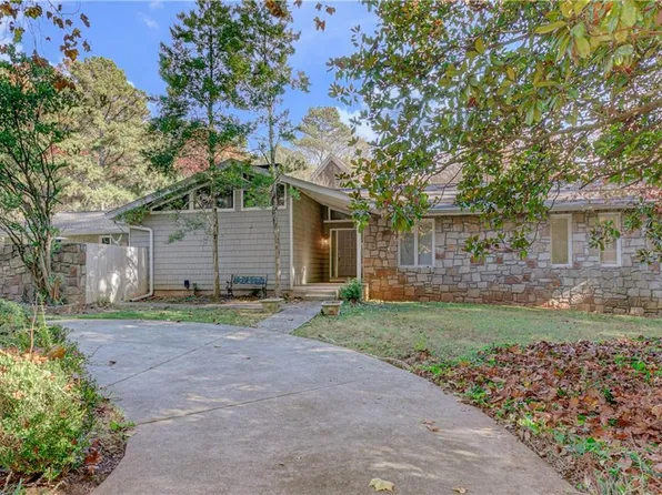 5435 High Point Rd, Sandy Springs, GA 30342