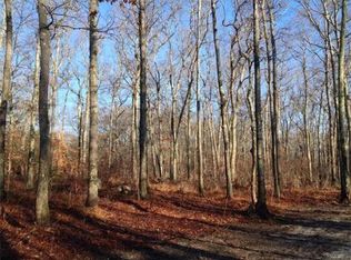 156 Crandall Rd, Tiverton, RI 02878