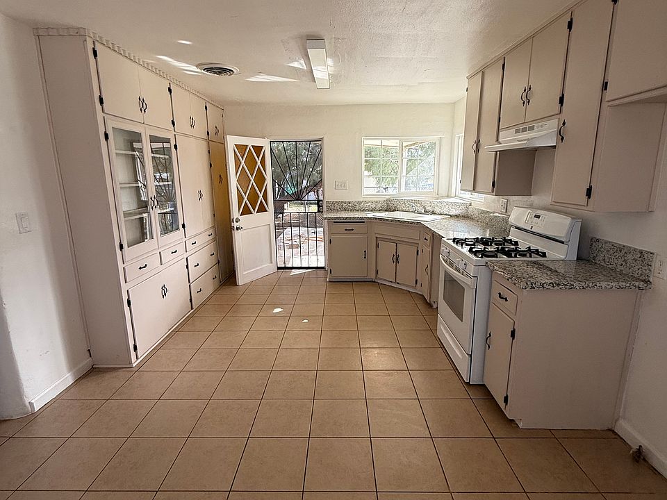 2nd image of 325 Fallbrook Ave