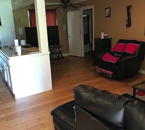 3rd image of 1406 Mimosa Dr