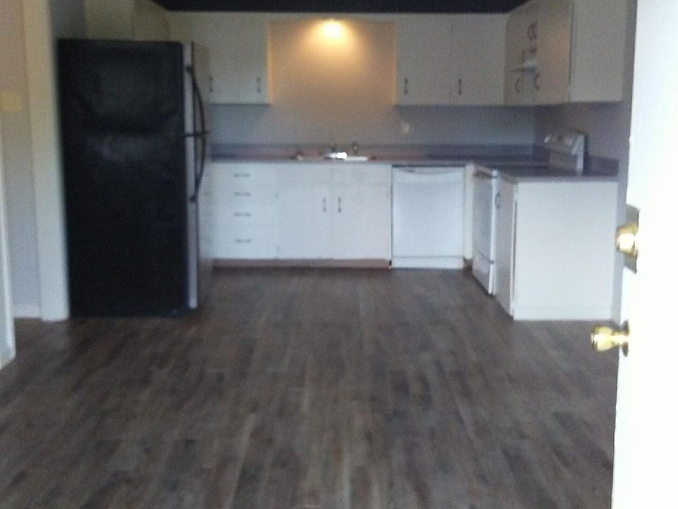 1st image of 128 Prairie Ave APT 1