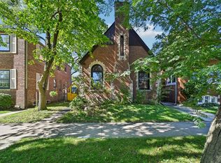5710 N Drake Ave, Chicago, IL 60659